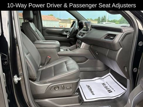 Certified 2024 Chevrolet Suburban RST w/ Luxury Package AWD/4WD image 28