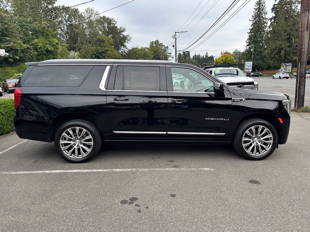 Used 2022 GMC Yukon XL Denali AWD/4WD image 26