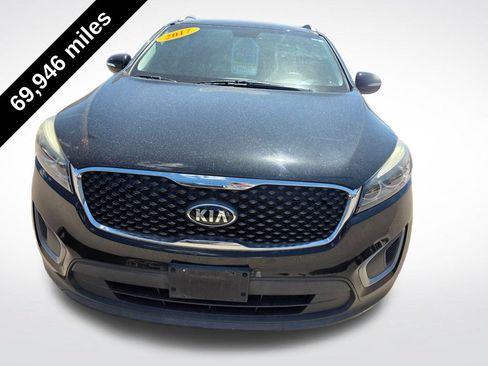Used 2017 Kia Sorento AWD w/ LX V6 Convenience Package image 2