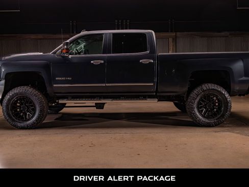 Used 2019 Chevrolet Silverado 2500 LTZ w/ Duramax Plus Package AWD/4WD image 6