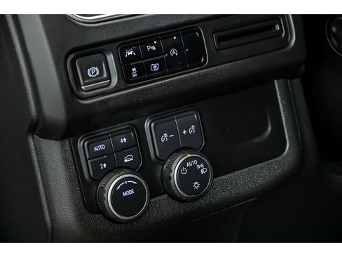 Used 2023 Chevrolet Suburban RST w/ Luxury Package AWD/4WD image 19