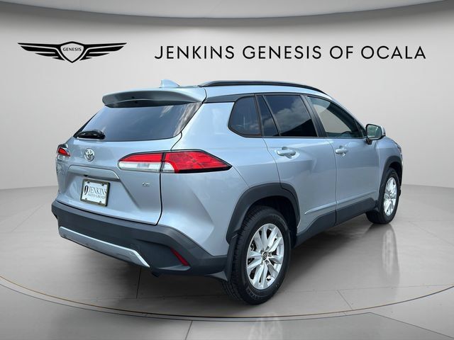Used 2022 Toyota Corolla Cross LE FWD image 3