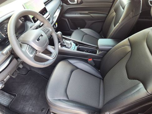 New 2026 Jeep Compass Latitude AWD/4WD image 13