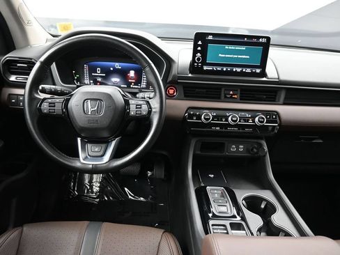 Certified 2025 Honda Pilot Elite image 21