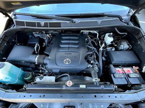 Used 2021 Toyota Sequoia Limited image 30