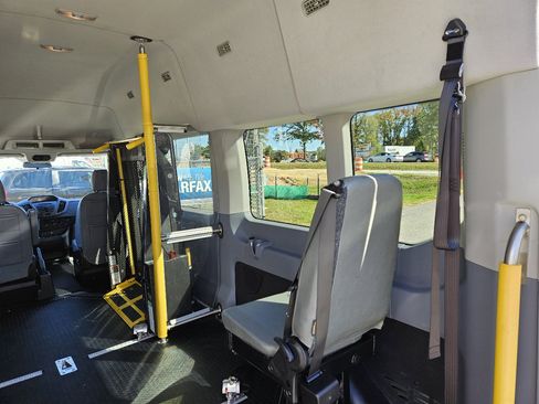 Used 2017 Ford Transit 350 XL image 19