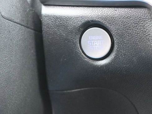 Used 2024 Kia Sorento S image 25