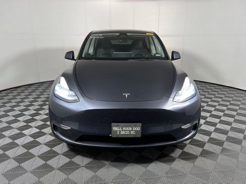 Used 2022 Tesla Model Y Long Range AWD/4WD image 2