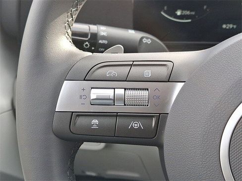 Certified 2025 Hyundai Kona SEL image 17