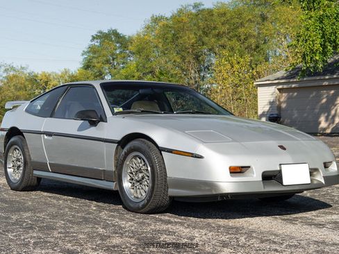 Used 1986 Pontiac Fiero GT image 12