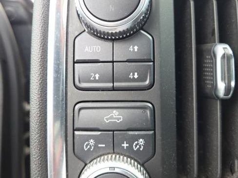 Used 2020 GMC Sierra 1500 SLE w/ SLE Value Package AWD/4WD image 9
