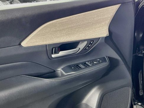 Used 2024 Toyota Grand Highlander AWD image 18