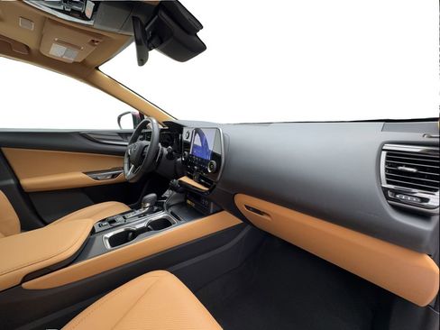 Used 2025 Lexus NX 250 FWD w/ Cold Area Package image 34