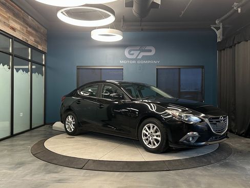 Used 2016 MAZDA MAZDA3 i Touring image 1