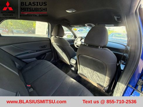 Used 2025 Hyundai Elantra Sport FWD image 33