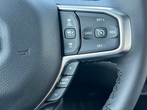 Used 2025 RAM 1500 Big Horn AWD/4WD image 23