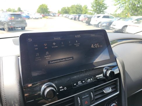 Used 2022 Nissan Armada SV AWD/4WD image 17