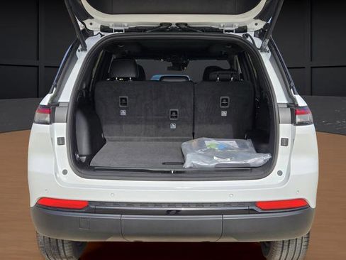 New 2025 Jeep Grand Cherokee Limited AWD/4WD image 9