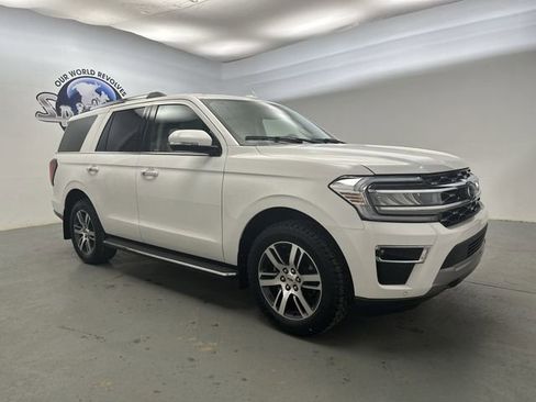 Used 2023 Ford Expedition Limited image 12