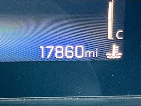 Used 2024 Chevrolet TrailBlazer LT image 12