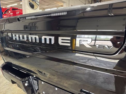 New 2026 GMC Hummer EV 4x4 Crew Cab image 12