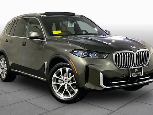 Certified 2025 BMW X5 xDrive40i w/ Parking Assistance Package AWD/4WD image 2