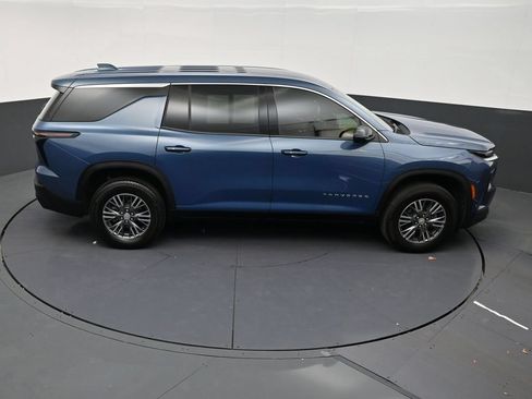 Used 2024 Chevrolet Traverse LS FWD image 18