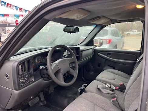 Used 2005 Chevrolet Silverado 1500 W/T image 9
