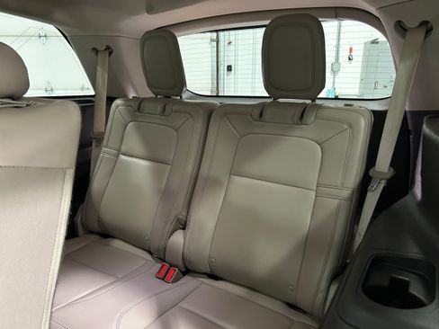 Used 2022 Lincoln Aviator Reserve w/ Elements Package Plus AWD/4WD image 31