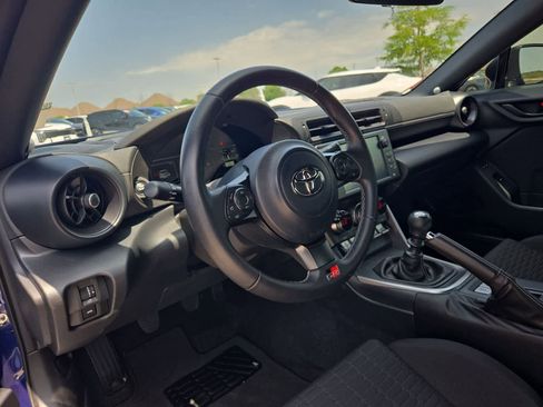Used 2022 Toyota GR86 RWD image 2