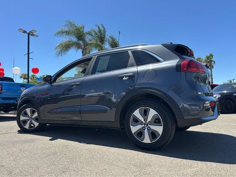 Used 2018 Kia Niro LX FWD image 3