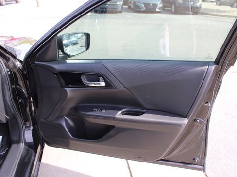 Used 2017 Honda Accord LX image 20