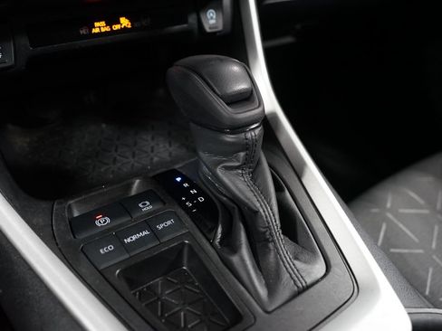 Certified 2023 Toyota RAV4 XLE FWD image 21