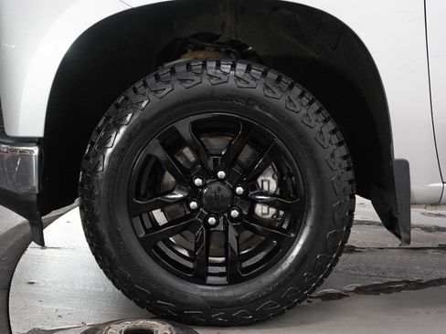 Used 2021 Chevrolet Silverado 1500 LT w/ Z71 Off-Road Package AWD/4WD image 29