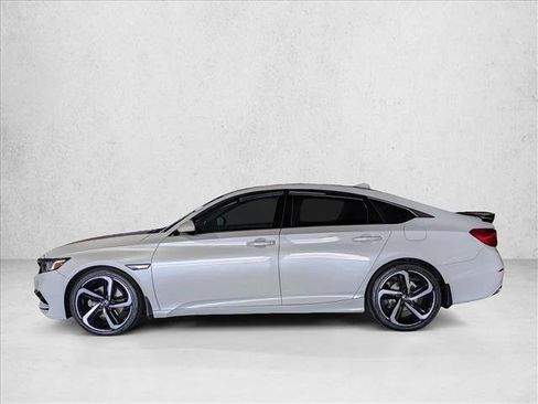 Used 2018 Honda Accord Sport image 9