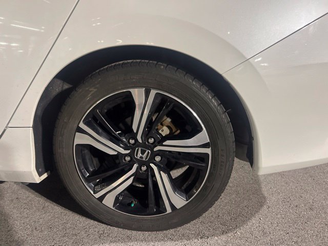 Used 2018 Honda Civic Touring image 17