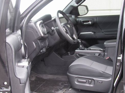 Certified 2023 Toyota Tacoma TRD Off-Road image 12