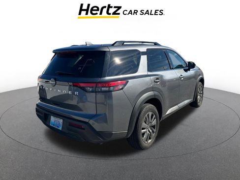 Used 2025 Nissan Pathfinder SV image 5