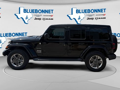 Certified 2019 Jeep Wrangler Unlimited Sahara AWD/4WD image 8