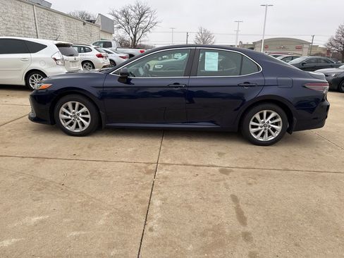 Used 2022 Toyota Camry LE image 6