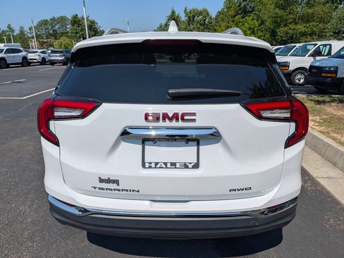 Used 2023 GMC Terrain SLT AWD/4WD image 7