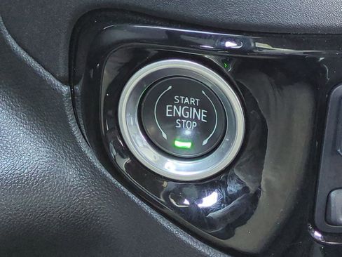 Used 2023 Chevrolet Silverado 1500 ZR2 image 17