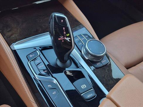 Used 2017 BMW 530i RWD image 12