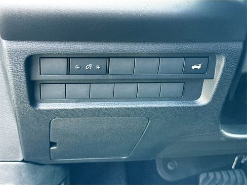 New 2025 Mitsubishi Outlander SE image 10