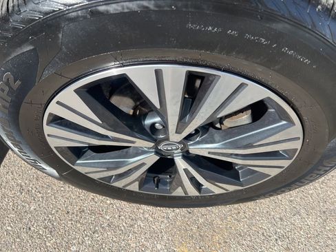 Used 2023 Nissan Rogue SV image 38