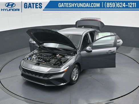 New 2026 Hyundai Elantra SE FWD image 51