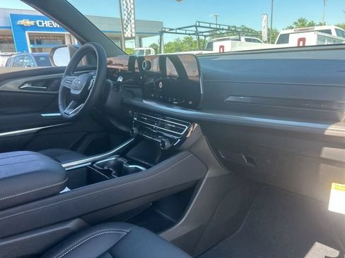 New 2026 Chevrolet Traverse LT w/ Midnight/Sport Edition FWD image 34