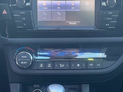 Used 2015 Toyota Corolla S image 18