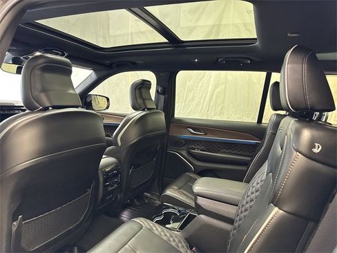 Used 2023 Jeep Grand Cherokee L Summit w/ High Altitude Package image 14