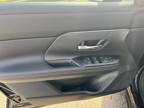 New 2026 Nissan Kicks SR image 10